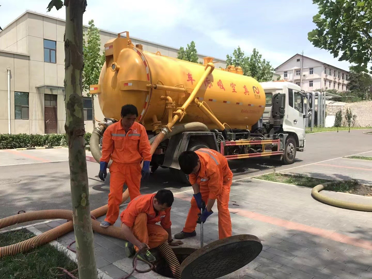 金门化粪池清理与5-8吨吸粪车施工效率分析